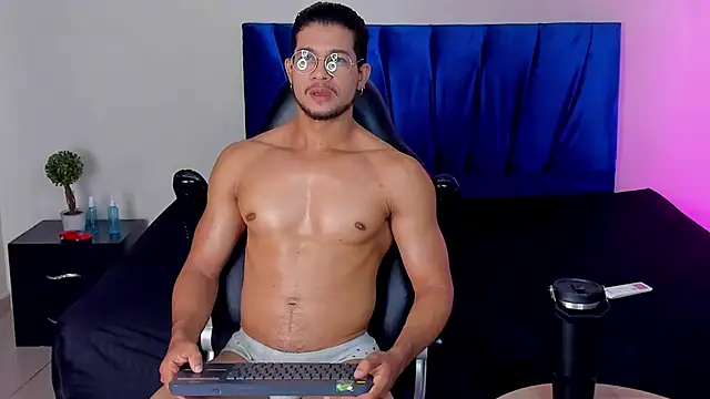 Nolan joness online show from April 2026 11:16:02 PM