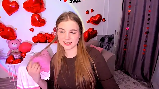 GoldenMirage online show from February 2026 03:43:01 AM