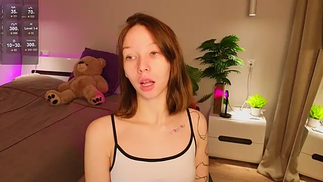 Snapshot of LilyPoetry_ chatting on December 2025 12:36:02 PM LilyPoetry online show from December 2025 12:36:02 PM