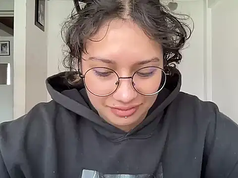 Snapshot of Dreana chatting on February 2026 04:15:02 PM Dreana online show from February 2026 04:15:02 PM