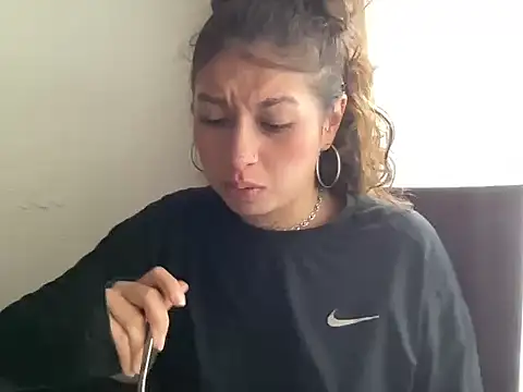 Snapshot of Dreana chatting on February 2026 05:44:02 PM Dreana online show from February 2026 05:44:02 PM