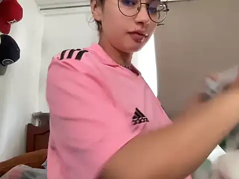 Snapshot of Dreana chatting on February 2026 05:14:01 PM Dreana online show from February 2026 05:14:01 PM