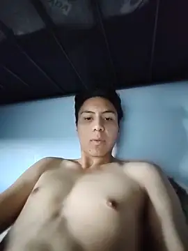 Snapshot of ianyoung18 chatting on November 2025 06:51:01 PM ianyoung18 online show from November 2025 06:51:01 PM