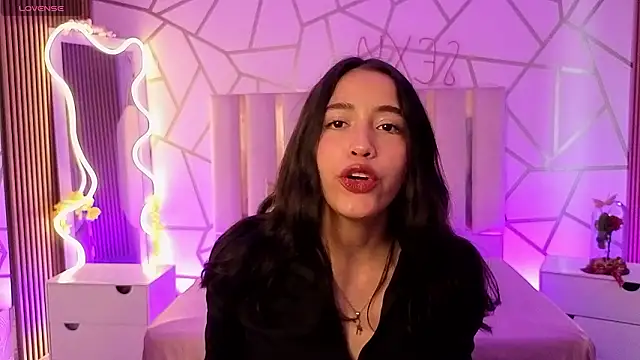 Joselyn tay online show from March 2026 12:12:02 PM