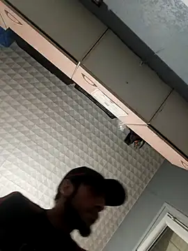 Snapshot of hotguy71000 chatting on December 2025 05:09:01 PM hotguy71000 online show from December 2025 05:09:01 PM