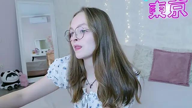 MadisonSmitt online show from November 2025 05:18:02 AM