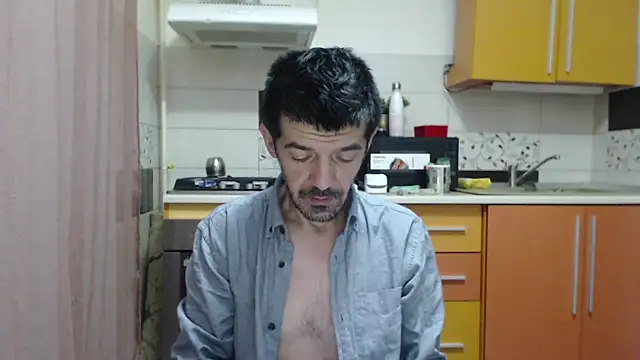 Snapshot of Dale_E chatting on December 2025 05:36:02 AM Dale E online show from December 2025 05:36:02 AM