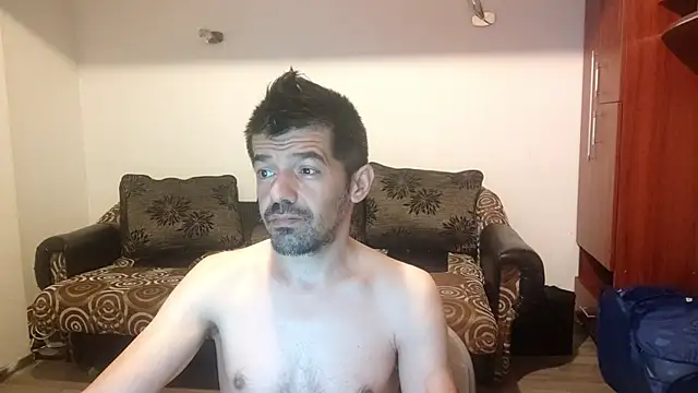 Snapshot of Dale_E chatting on June 2026 12:24:02 AM Dale E online show from June 2026 12:24:02 AM