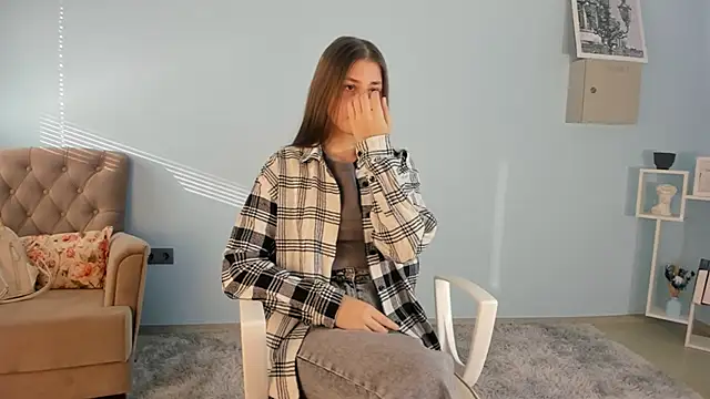 Snapshot of LucilaCashen chatting on November 2025 07:14:01 AM LucilaCashen online show from November 2025 07:14:01 AM