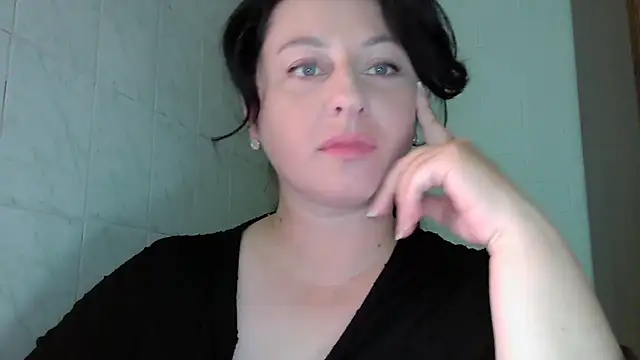 Snapshot of MelinaAx chatting on July 2026 07:49:02 PM MelinaAx online show from July 2026 07:49:02 PM