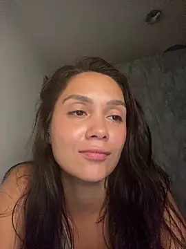 carolsapequinha online show from March 2026 10:12:01 PM