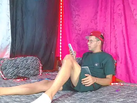 Snapshot of FANTASYBOYS11 chatting on December 2025 10:25:02 PM FANTASYBOYS11 online show from December 2025 10:25:02 PM