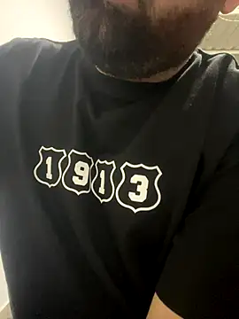 julianlondo111 online show from December 2025 05:16:01 AM