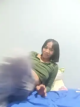 Snapshot of alexandra100gg chatting on November 2025 02:43:02 AM alexandra100gg online show from November 2025 02:43:02 AM