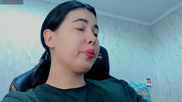 Snapshot of Diara_1an chatting on July 2026 06:11:02 AM Diara 1an online show from July 2026 06:11:02 AM