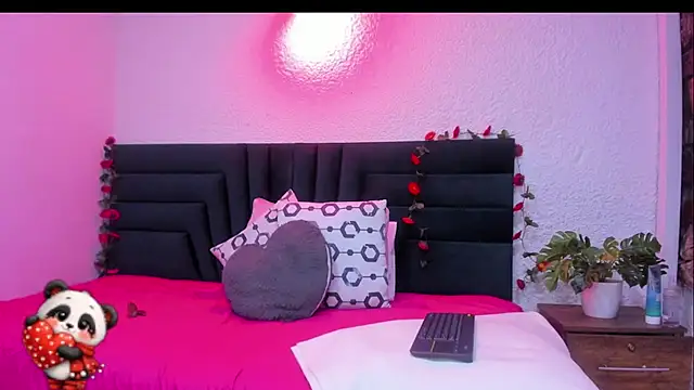 VictoriaRouge  online show from February 2026 04:31:01 AM