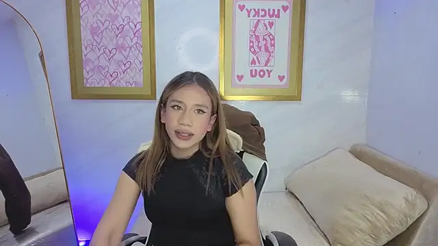 Evy Luxx v online show from March 2026 03:32:01 AM