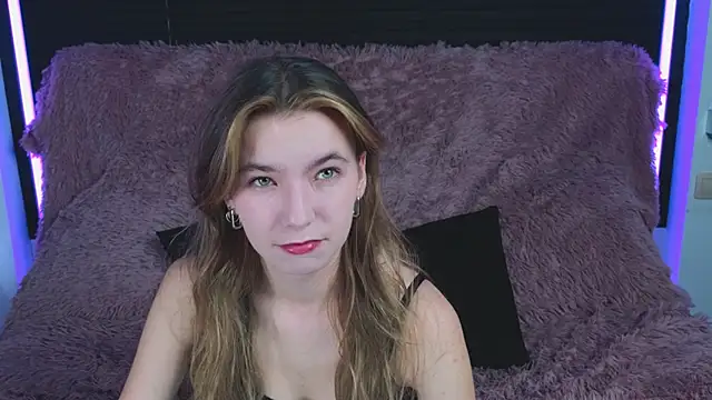 RochelCozzi online show from December 2025 05:11:02 PM