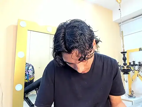 MattFiore online show from December 2025 07:10:01 PM