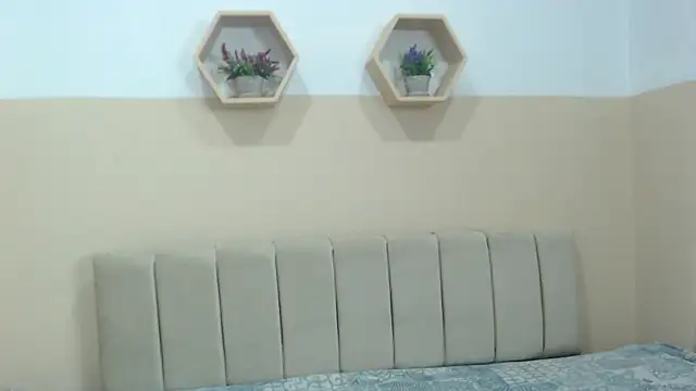 Charlothe 7 online show from April 2026 03:48:02 PM