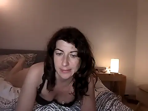 Snapshot of Jo_LieLive chatting on June 2026 07:28:02 PM Jo LieLive online show from June 2026 07:28:02 PM