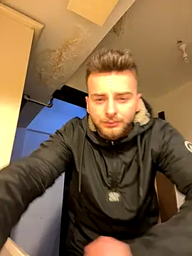 atesturky online show from December 2025 07:01:02 PM