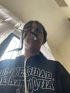 Hopemoretti online show from November 2025 07:07:02 PM