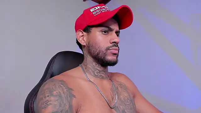 LuigiVitale 1 online show from December 2025 01:35:02 AM