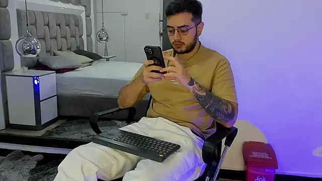 Ethan Greys online show from December 2025 03:56:02 AM