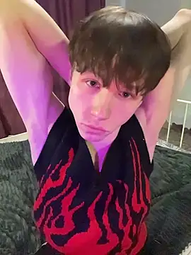 Slay-cute-boy online show from November 2025 04:11:02 AM