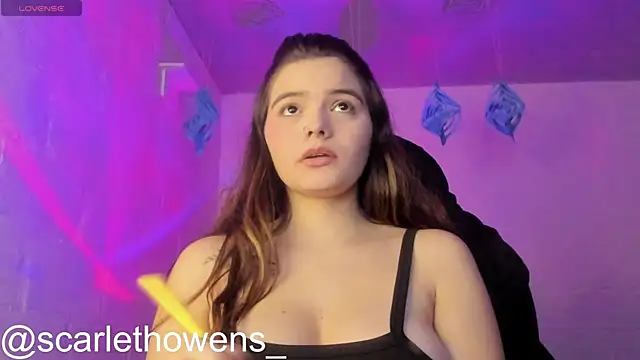 Snapshot of scarlethowens1 chatting on December 2025 06:29:02 AM scarlethowens1 online show from December 2025 06:29:02 AM