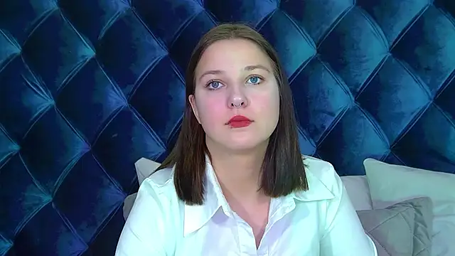 TinnaBurton online show from January 2026 04:00:01 PM