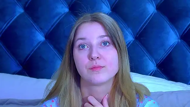 TinnaBurton online show from March 2026 04:47:01 PM