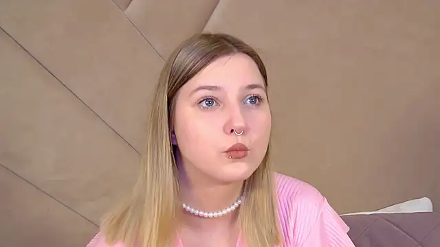 TinnaBurton online show from April 2026 04:23:01 PM