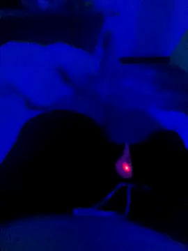 Hien93love online show from March 2026 09:28:01 PM