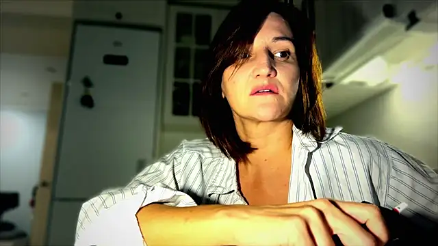 Snapshot of Elizarosse chatting on November 2025 04:24:01 PM Elizarosse online show from November 2025 04:24:01 PM