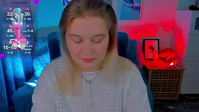 Snapshot of LouiseMous chatting on November 2025 09:16:01 PM LouiseMous online show from November 2025 09:16:01 PM