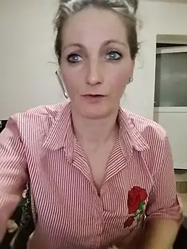 CrazyMaya39 online show from April 2026 09:10:02 PM