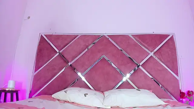 Snapshot of ZoeClarkk_ chatting on February 2026 01:10:01 PM ZoeClarkk online show from February 2026 01:10:01 PM