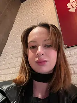 Snapshot of hani_obsessed chatting on February 2026 11:15:01 AM hani obsessed online show from February 2026 11:15:01 AM