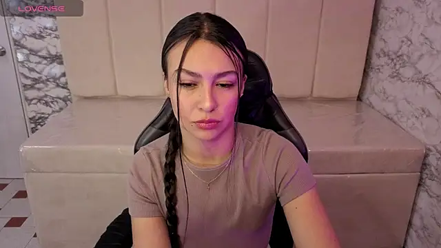 Snapshot of Maleja_v_ chatting on December 2025 01:09:02 PM Maleja v online show from December 2025 01:09:02 PM