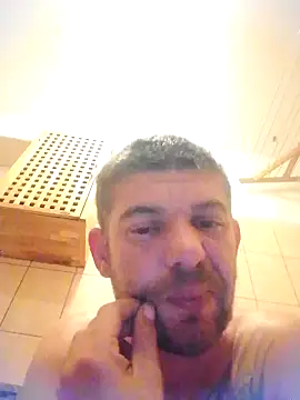 Snapshot of Motosz chatting on November 2025 08:51:01 PM Motosz online show from November 2025 08:51:01 PM