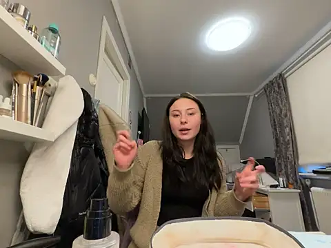 Snapshot of Lockig chatting on November 2025 01:56:02 PM Lockig online show from November 2025 01:56:02 PM