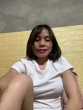 Trangbabylove online show from April 2026 01:27:02 PM