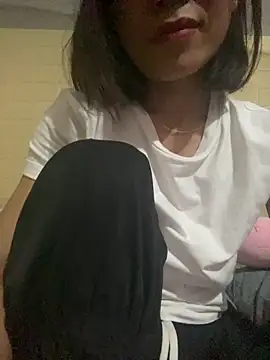 Trangbabylove online show from June 2026 07:49:01 PM