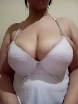 Snapshot of Maryam89six chatting on November 2025 06:44:02 PM Maryam89six online show from November 2025 06:44:02 PM