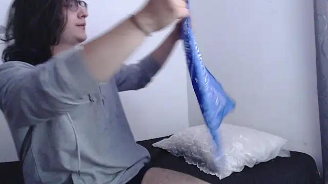 Amoneth Xx online show from December 2025 06:05:01 PM