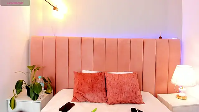 Snapshot of Anita_wood chatting on November 2025 10:00:02 PM Anita wood online show from November 2025 10:00:02 PM