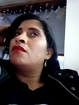 Snapshot of CarolinaNavas33 chatting on November 2025 02:03:01 AM CarolinaNavas33 online show from November 2025 02:03:01 AM