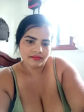 Snapshot of _QueenSofia_ chatting on November 2025 07:24:01 PM QueenSofia online show from November 2025 07:24:01 PM